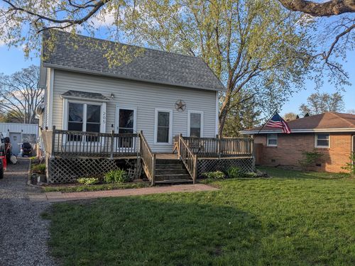 205 E South St, Mansfield, IL, 61854-6742 | Card Image