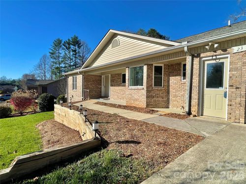 23 St Andrews Dr, Etowah, NC, 28729-9748 | Card Image