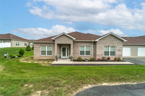 1804 Seminole Cir, Beaver Falls, PA, 15010-8480 | Card Image