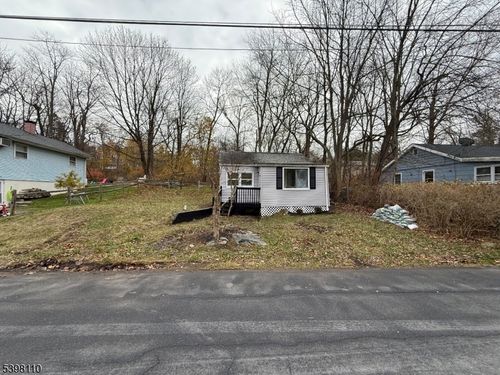 49 E Shore Trl, Hardyston, NJ, 07460-1316 | Card Image