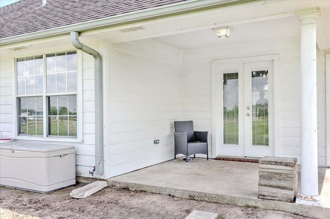 13474 Shellhammer Rd, House other with 3 bedrooms, 2 bathrooms and null parking in Winnie TX | Image 19