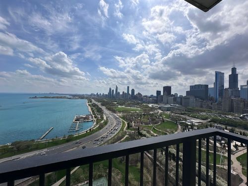 3405-400 Randolph St, Chicago, IL, 60601-5047 | Card Image