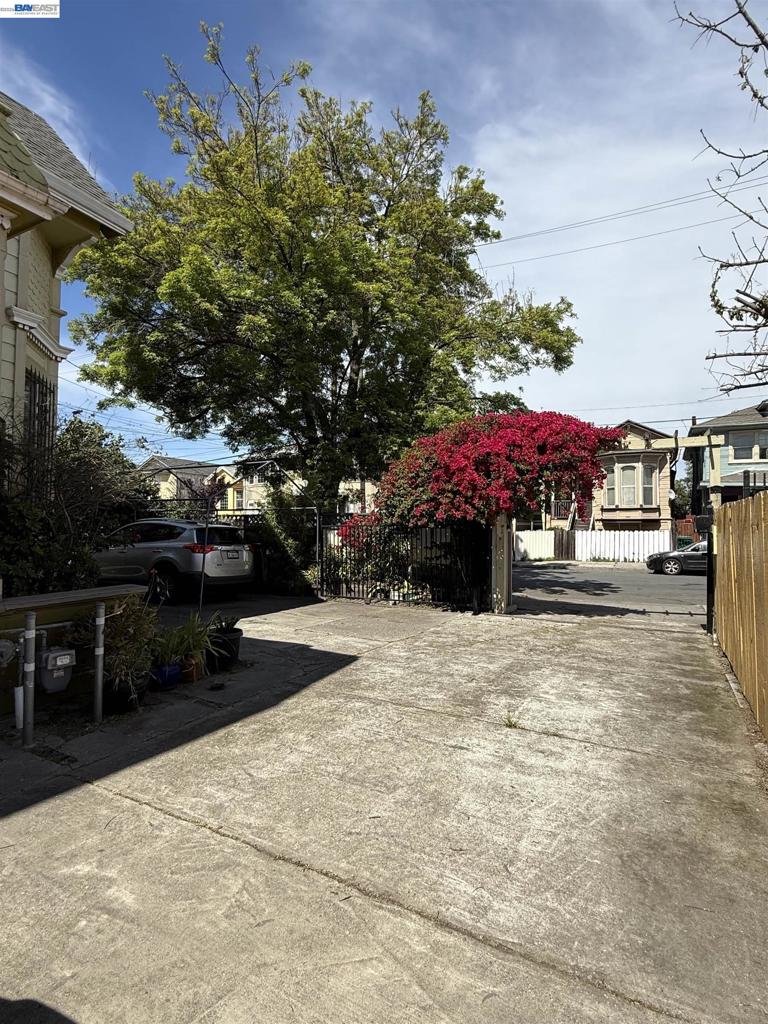 Residential in Oakland 4