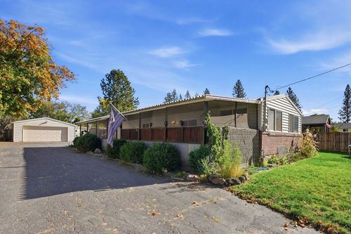 1007 S Walnut Rd, Spokane Valley, WA, 99206-3532 | Card Image