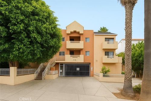 542 N Normandie Ave, Los Angeles, CA, 90004-2078 | Card Image