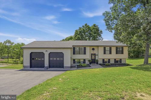 10110 Hillcrest Dr, CUMBERLAND, MD, 21502-6754 | Card Image