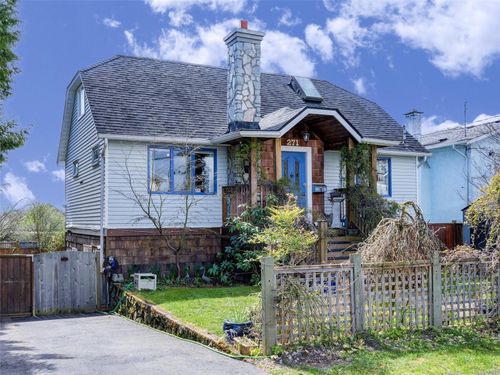 271 Cadillac Ave, Saanich, BC, V8Z1T9 | Card Image