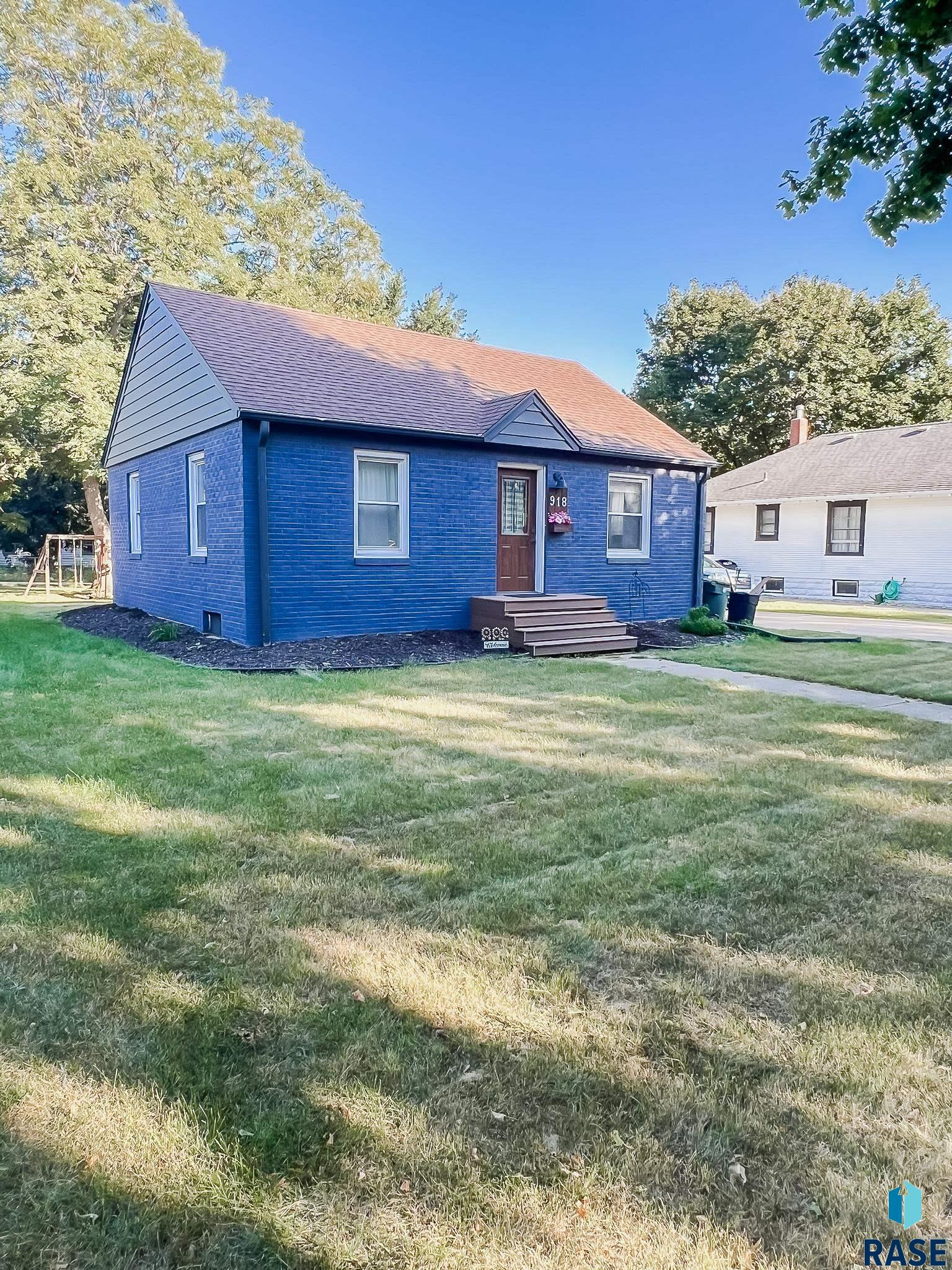Mckenzie St, Luverne, MN 56156