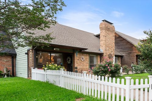 1711 Clearbrook Ln, Corsicana, TX, 75110-1021 | Card Image