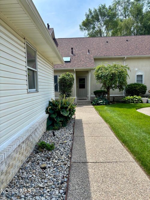 2137 Saint Andrews, Toledo, OH, 43615 | Card Image