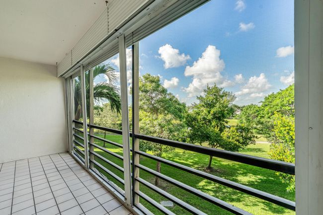 APT-319 - 2316 S Cypress Bend Dr, Condo with 2 bedrooms, 2 bathrooms and null parking in Pompano Beach FL | Image 5