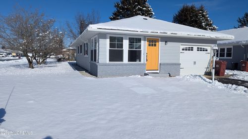 79 Guadeloupe Dr, Toms River, NJ, 08757-4604 | Card Image