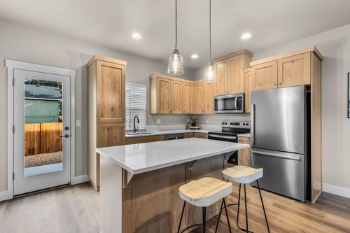 63290 Nw Ski Ln, Bend, OR, 97703 | Card Image