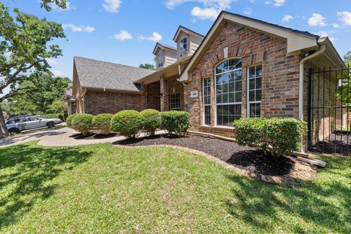 6315 Fannin Dr, Arlington, TX, 76001-5658 | Card Image