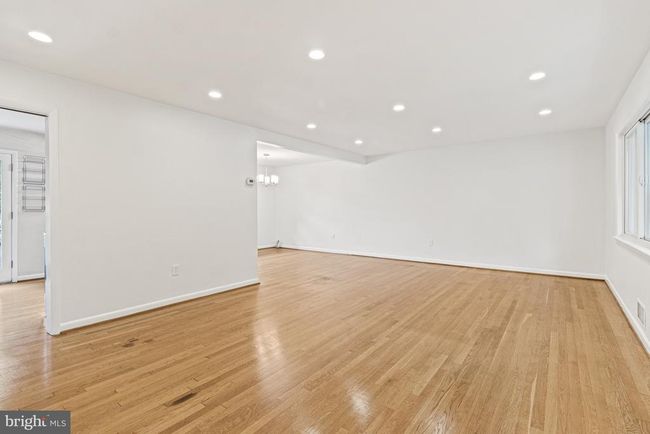 7119 Sea Cliff Rd, House other with 4 bedrooms, 3 bathrooms and null parking in MCLEAN VA | Image 4