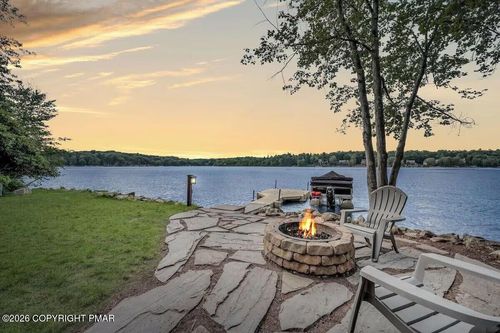 186 S Lake Dr, Lake Harmony, PA, 18624-2208 | Card Image