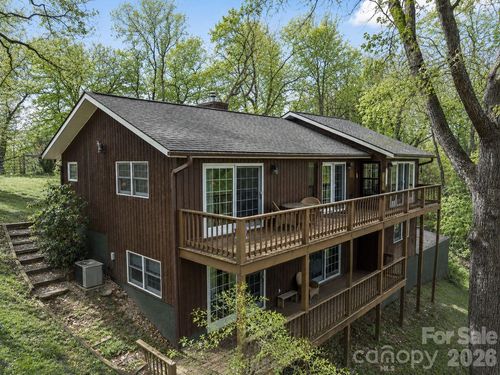 415 Treetop Ln, Waynesville, NC, 28785-9698 | Card Image