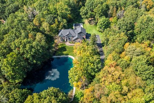 438 State Park Rd, Ortonville, MI, 48462-9464 | Card Image