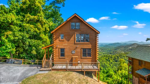 3131 Lakeview Lodge, Sevierville, TN, 37862 | Card Image