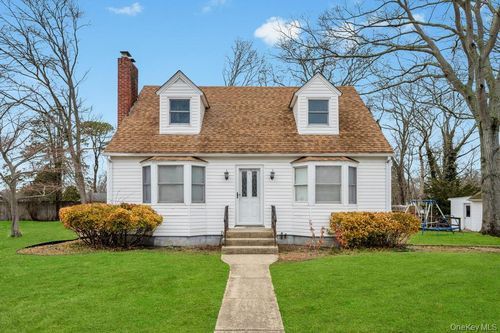 171 N Ontario St, Ronkonkoma, NY, 11779-4618 | Card Image