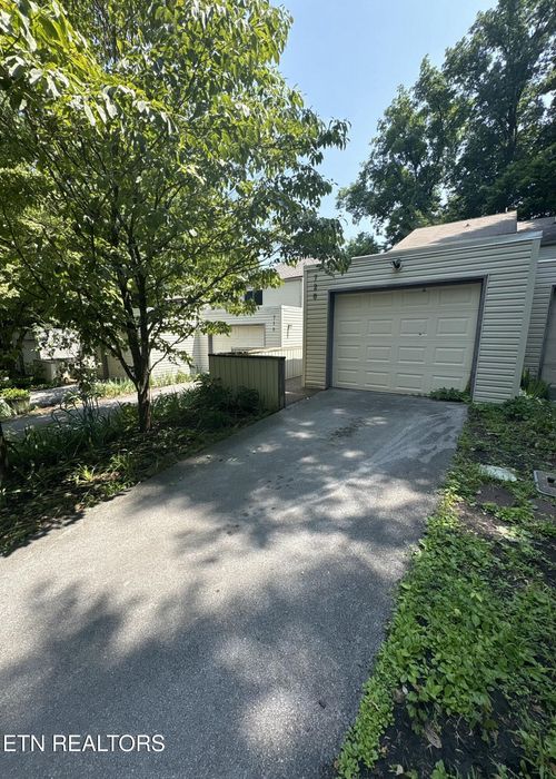 720 Idlewood Ln, Knoxville, TN, 37923-6126 | Card Image