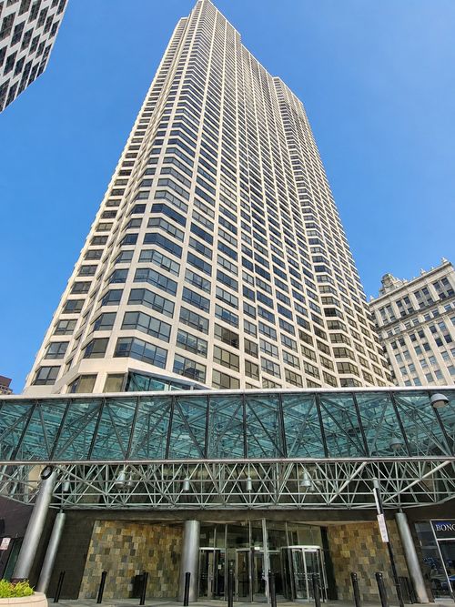1601-405 Wabash Ave, Chicago, IL, 60611-5659 | Card Image