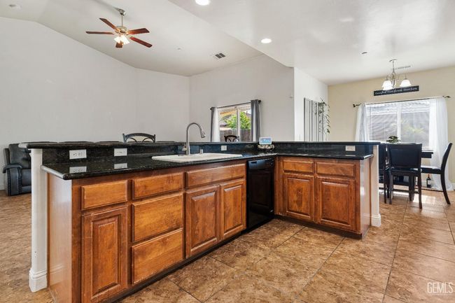 605 Cornelia St, House other with 4 bedrooms, 2 bathrooms and null parking in Wasco CA | Image 13