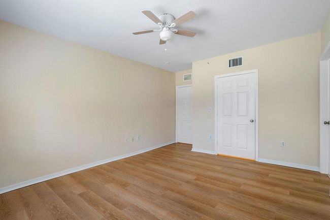 APT-208 - 6492 Emerald Dunes Dr, Condo with 3 bedrooms, 2 bathrooms and null parking in West Palm Beach FL | Image 17