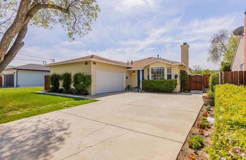 955 Ventura Ave, Livermore, CA, 94551-8112 | Card Image