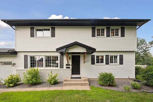 8300 24th Ave N, Golden Valley, MN, 55427-3306 | Card Image