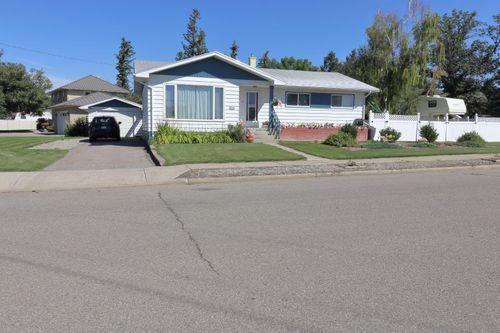 304 50 Avenue E, Claresholm, AB, T0L0T0 | Card Image