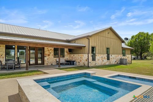 98 County Road 957b, Schulenburg, TX, 78956-5029 | Card Image