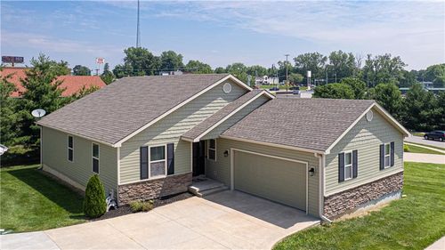 3206 Sheffield Ln, Saint Joseph, MO, 64506-7800 | Card Image