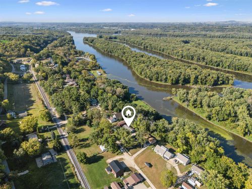 4641 S Beach Ln, DUBUQUE, IA, 52003-9339 | Card Image