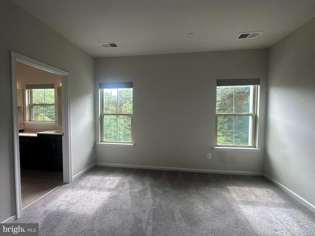10402 Steeplechase Run Ln, Townhouse with 3 bedrooms, 4 bathrooms and null parking in MANASSAS VA | Image 19