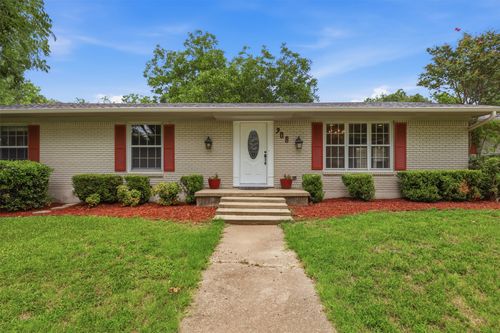 908 W Westhill Dr, Cleburne, TX, 76033-6127 | Card Image