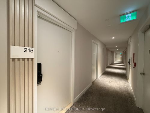 215-28 Ann St, Mississauga, ON, L5G3G1 | Card Image