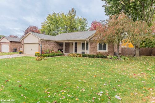 51635 Laurel Oak Ln, Chesterfield, MI, 48047-1418 | Card Image