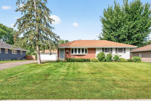 9236 11th Ave S, Bloomington, MN, 55420-3926 | Card Image