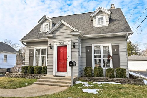 5659 S 110th Street, Hales Corners, WI, 53130 | Card Image