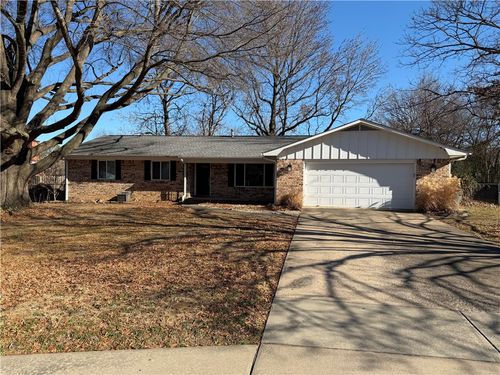 2854 N Loxley Ave, Fayetteville, AR, 72703-3635 | Card Image