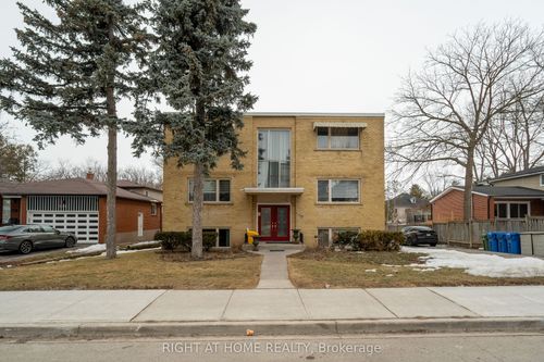 285 Richmond St, Richmond Hill, ON, L4C3Z2 | Card Image