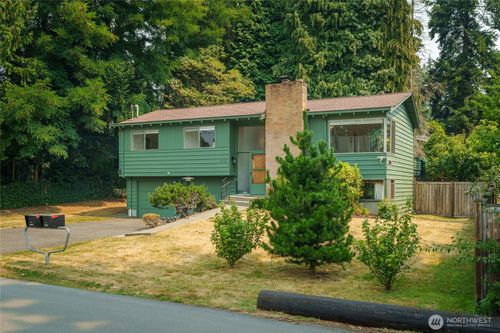15112 3rd Ave Ne, Shoreline, WA, 98155-6819 | Card Image