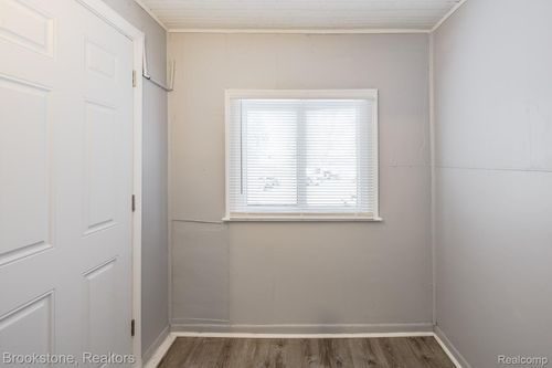 54 Hudson Ave, Pontiac, MI, 48342-1243 | Card Image