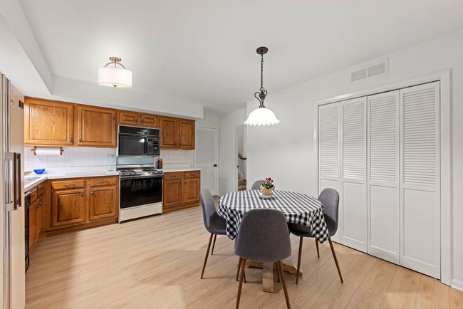 2s644 Devonshire Ln, House other with 4 bedrooms, 3 bathrooms and 2 parking in Glen Ellyn IL | Image 14