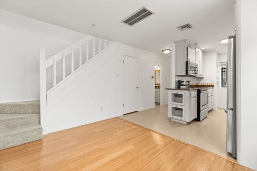 71-7122 Wood Hollow Dr, Austin, TX, 78731-2546 | Card Image