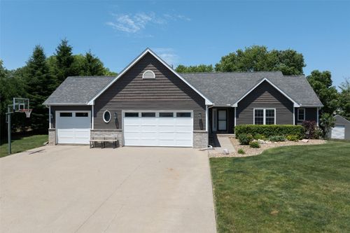 1206 Winchester Cir Ne, Swisher, IA, 52338-9470 | Card Image