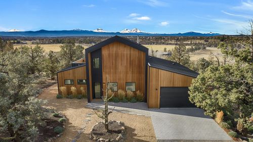 20420 Swalley Rd, Bend, OR, 97703-8443 | Card Image