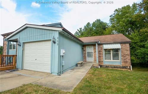 213 Willowcrest Dr, Charleston, WV, 25311-1115 | Card Image