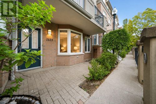 1125-28 Sommerset Way, Toronto (Willowdale East), ON, M2N6W7 | Card Image